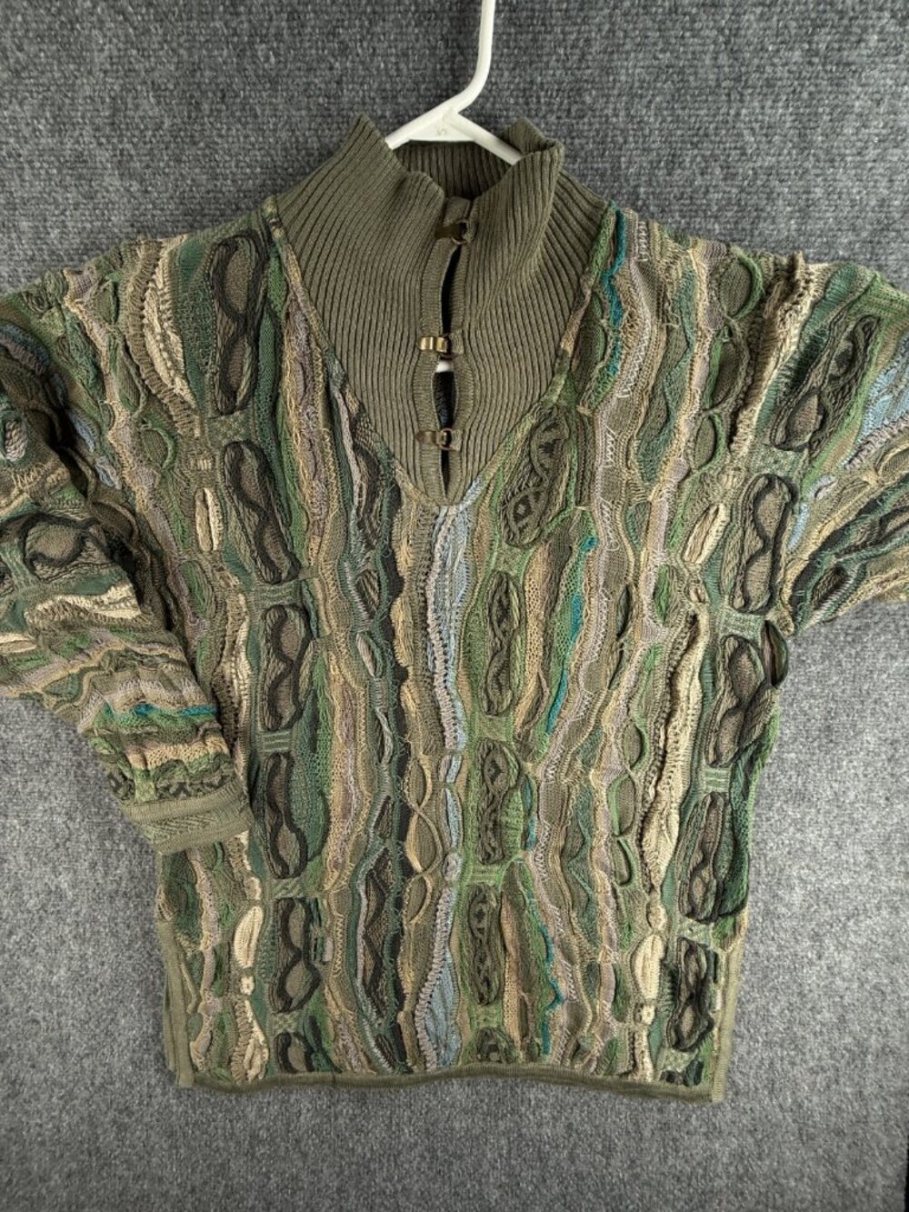 COOGI Australia Sweater Women Medium Green Knit Pullover Turtleneck Padded Shldr